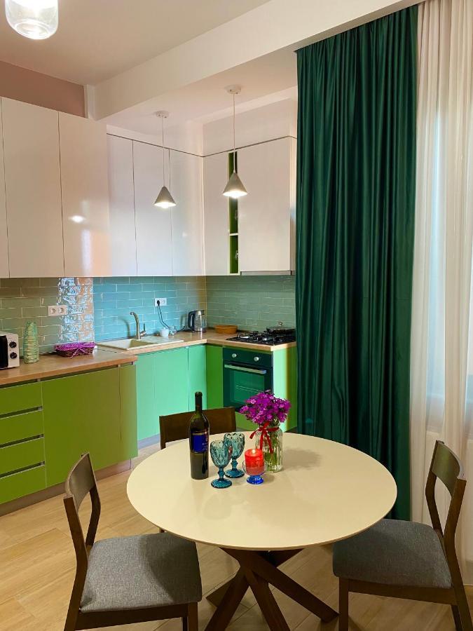 Lovely And Cozy Apartment! Κουτάισι Εξωτερικό φωτογραφία